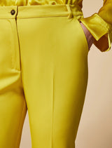 מכנסיים מחוייטים בצבע צהוב רגל ישרה גומי במותן מאחור