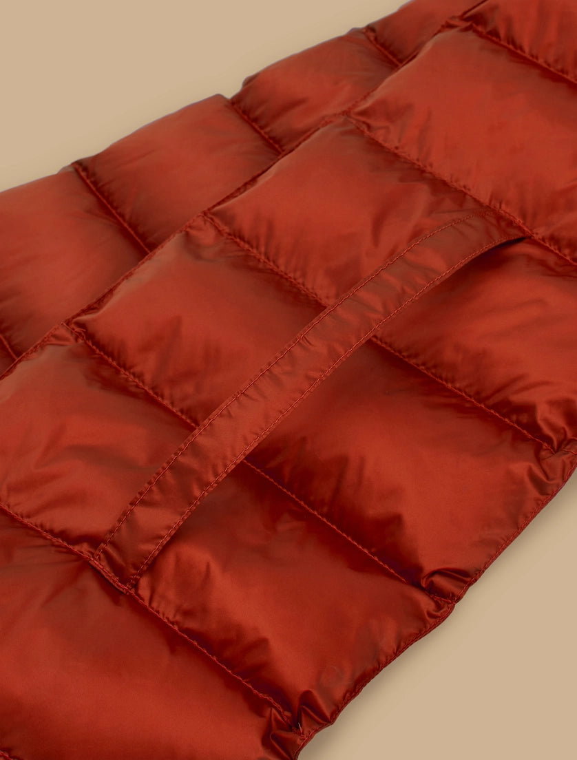 הרכב: 100% ניילון; מילוי: 100% פוליאסטר