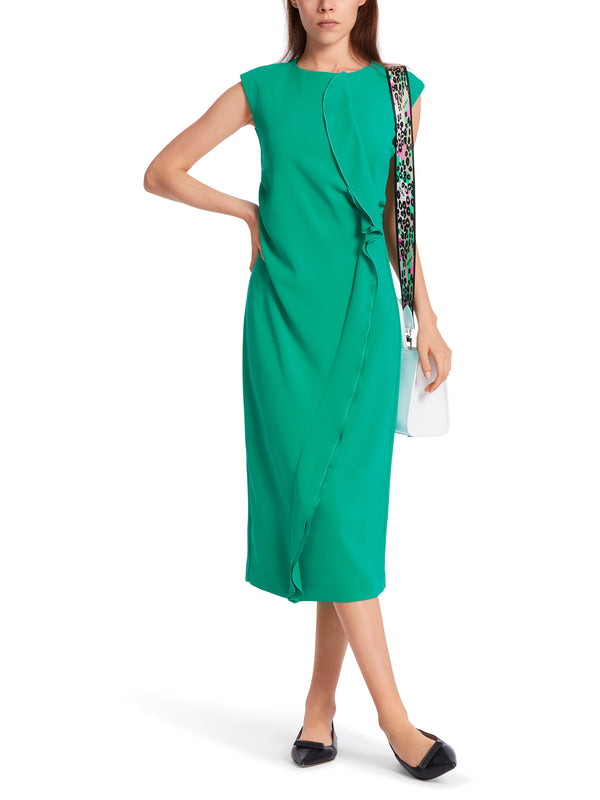 שמלה בצבע אמרלד חובקת גוף אורך מידי ללא שרוולים כתפיים רחבות