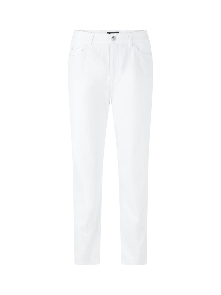 מכנסי ג'ינס בגזרת Relaxed Fit קלאסית, ישרה ונינוחה, מכותנה אורגנית רכה וסטרצ'ית. מכפלת בגובה הקרסול, ועיטור רקמה בכיס האחורי. עם סגירת כפתור ורוכסן, 5 כיסים, ולולאות לחגורה.הרכב: 90% כותנה אורגנית, 8% אלסטומוליאסטר, 2% אלסטןהדוגמנית בגובה 1.79 ולובשת מידה 3 של מארק קיין