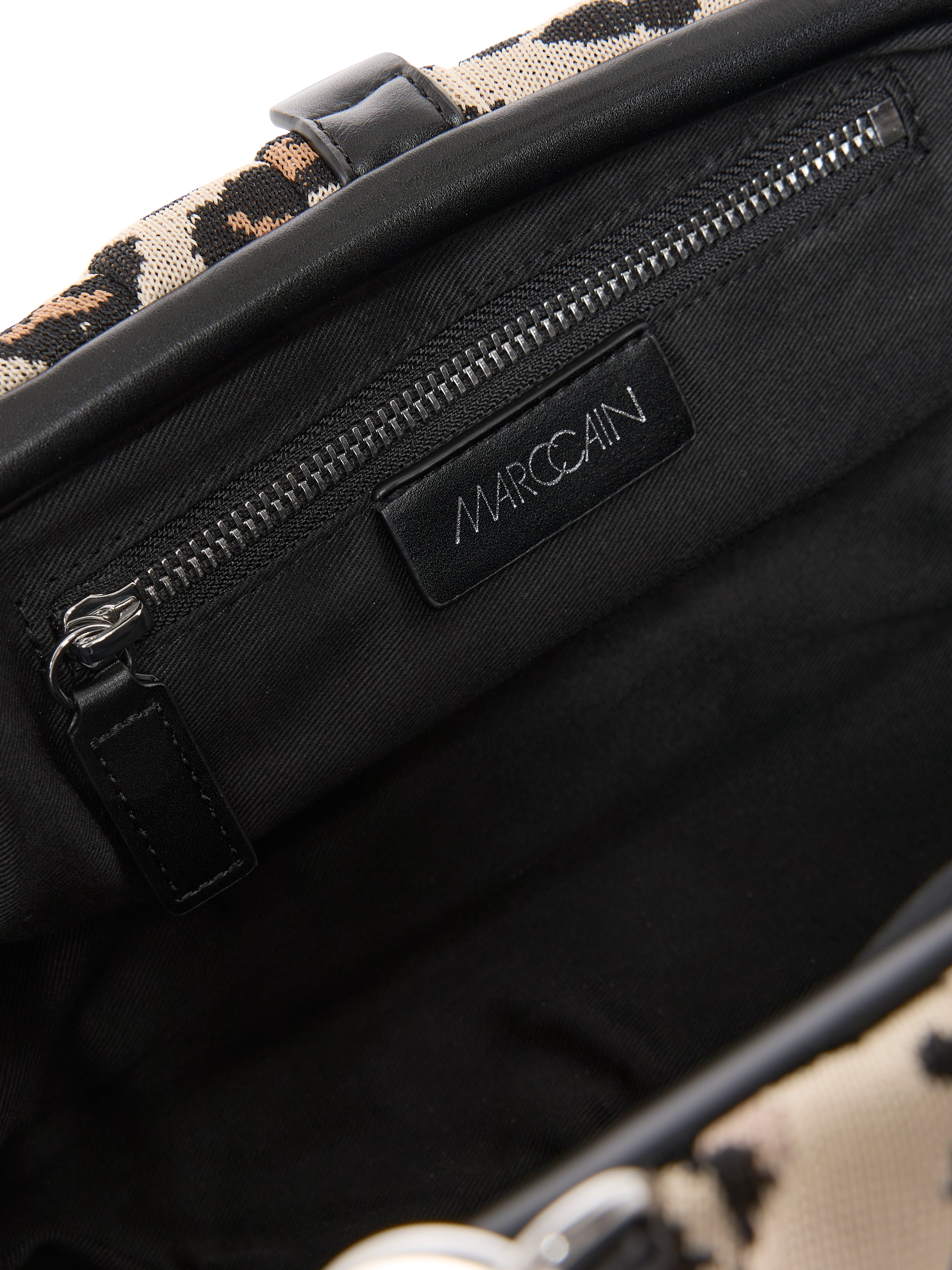 תיק קלאץ' סרוג עם הדפסהרכב: 100% פוליסאטרמידות: 17*11*31 ס"מ