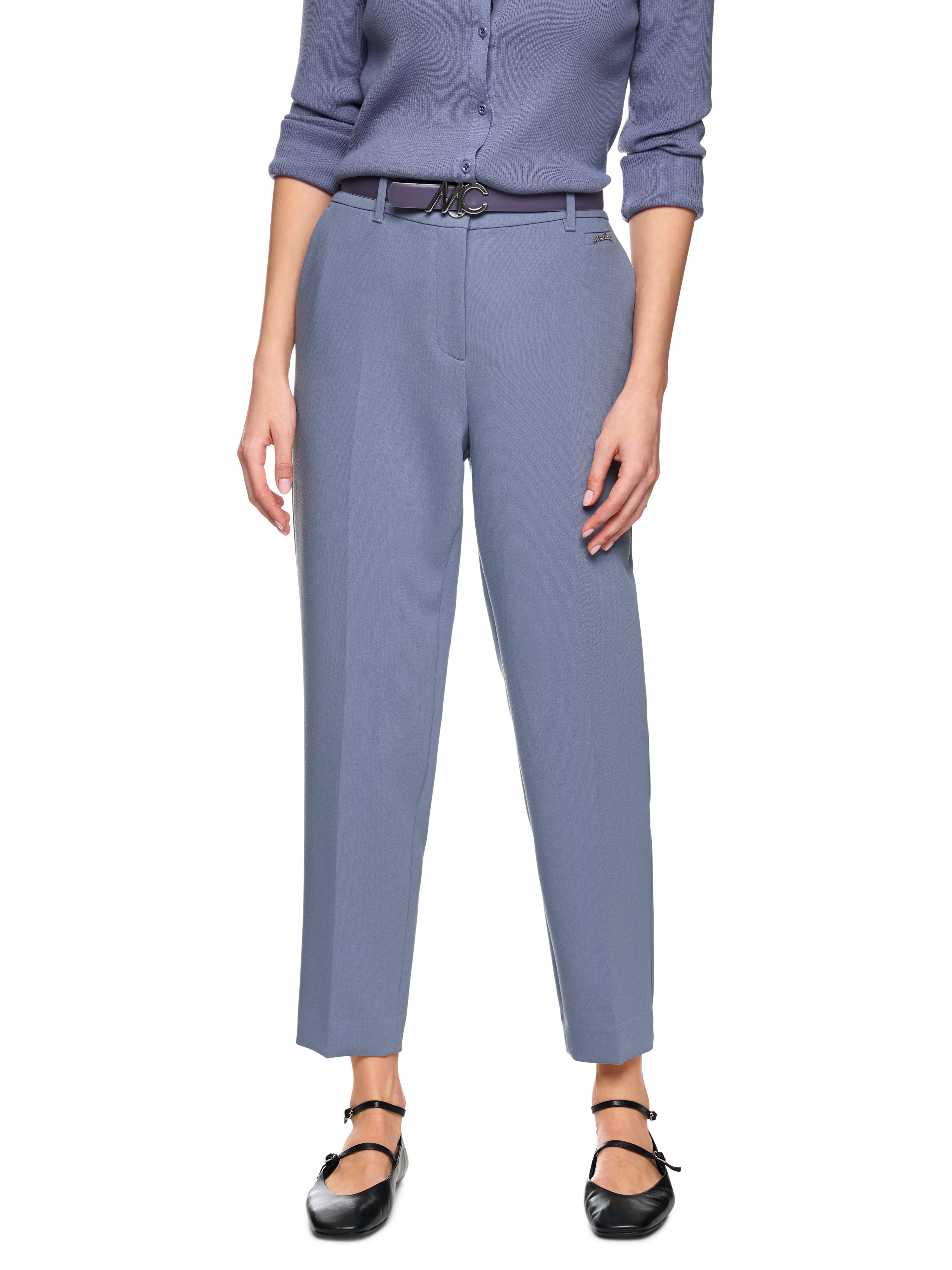 מכנסיים בגזרה ישרה מותן גבוה עם סגירת רוכסן וכפתורהרכב: 40% פוליאסטר, 31% פוליאסטר, 22% ויסקוזה, 7% אלסטןהדוגמנית בגובה 1.79 ולובשת מידה 3 של מארק קיין