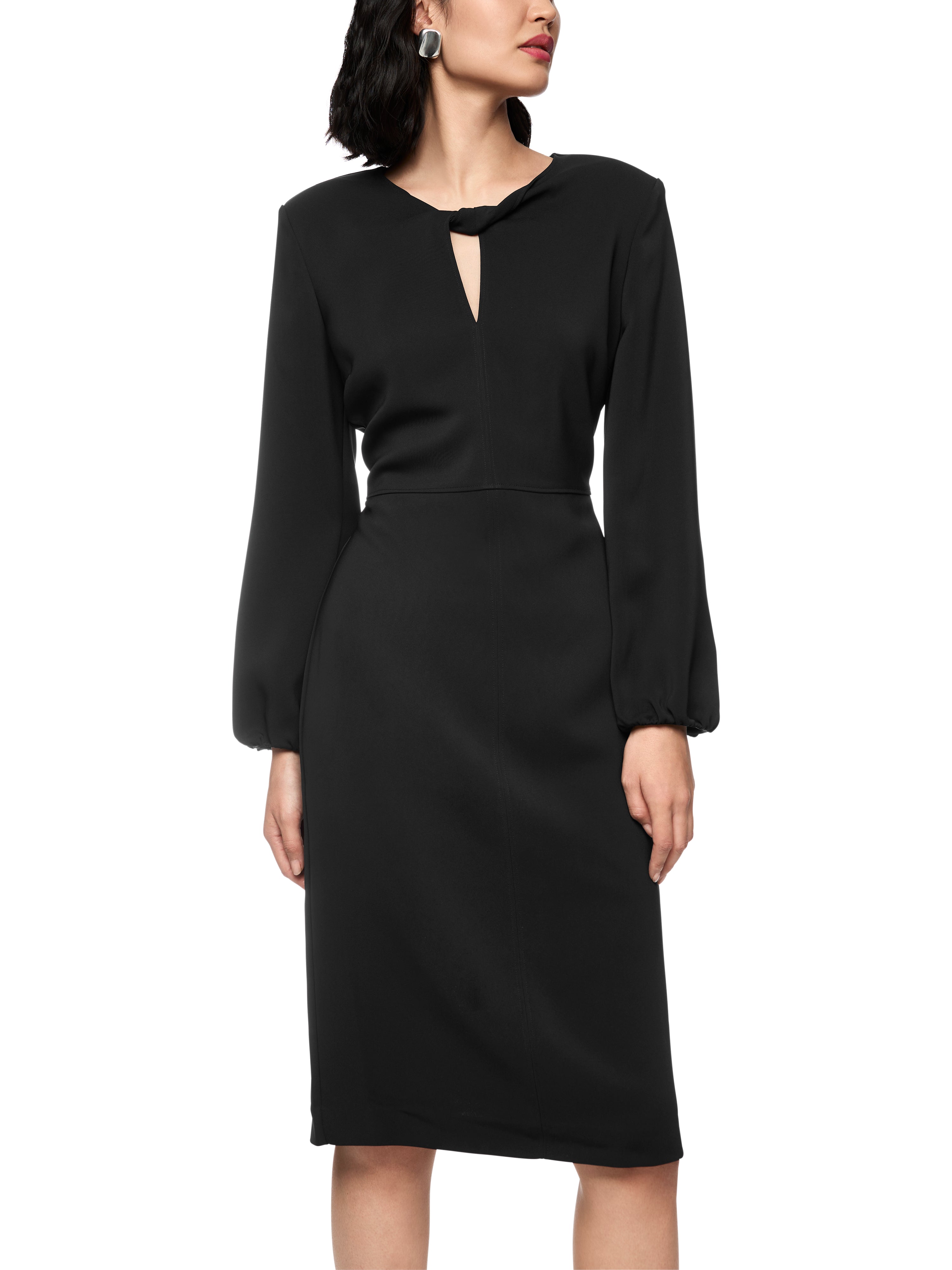 שמלת מידי בגזרה צמודה עם שרוולים ארוכים וסגירת רוכסןהרכב: 97% פוליאסטר, 3% אלסטןהדוגמנית בגובה 1.79 ולובשת מידה 3 של מארק קיין 