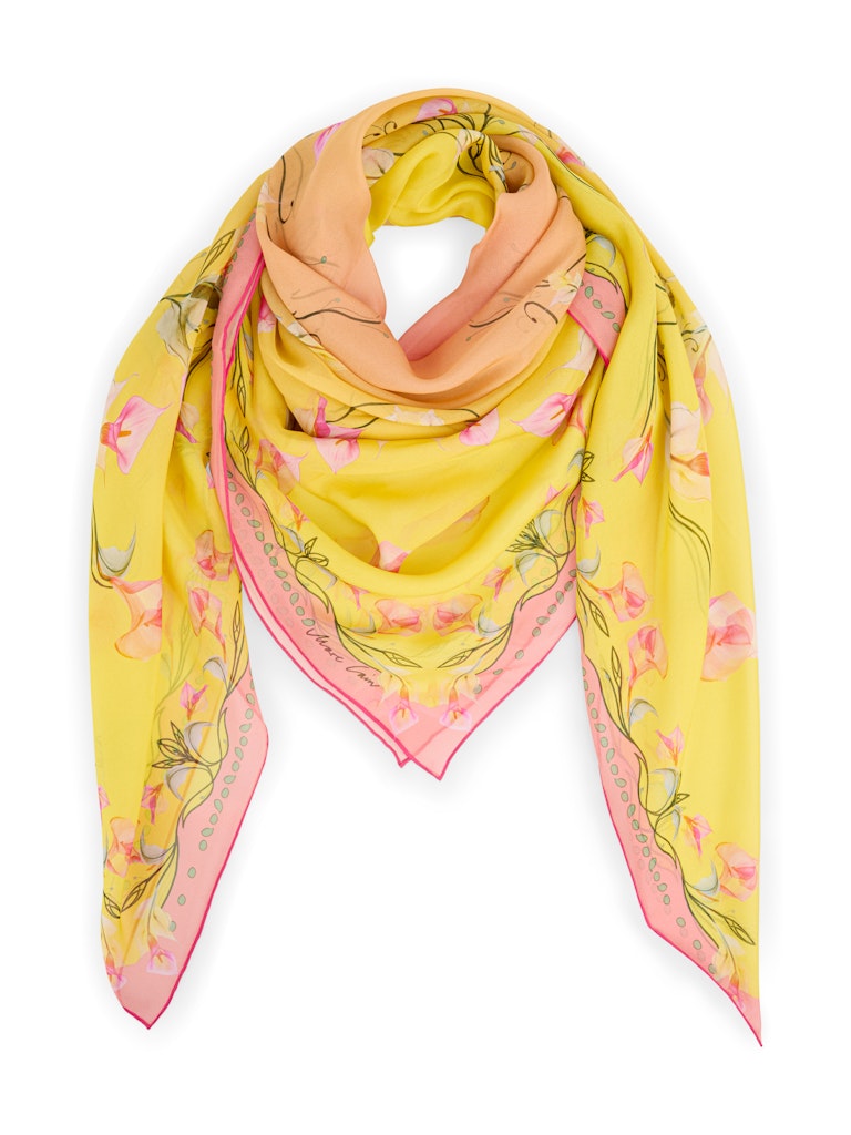 צעיף קשירה מרובע עשוי משי טהור, עם הדפס צבעוני של פרחי קאלה.מידות: אורך- 130 ס"מ, רוחב- 130 ס"מהרכב: 100% משי