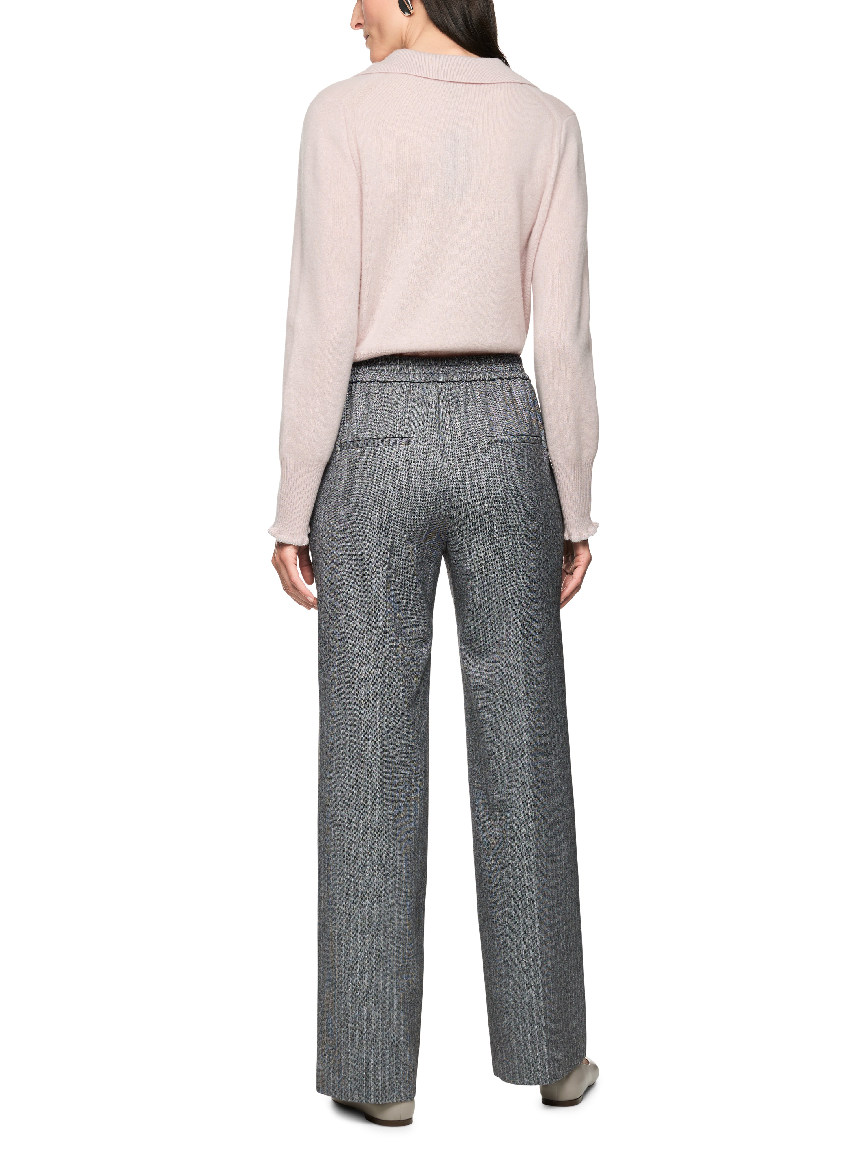 מכנסי סליפ-און רחבים עם גומיית מותן אלסטיתהרכב: 69% פוליאסטר, 29% ויסקוזה, 2% אלסטןהדוגמנית בגובה 1.79 ולובשת מידה 3 של מארק קיין