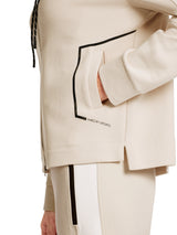 ז'קט ספורטיבי בצבע אוף וייט בשילוב לבן צווארון גבוה פרינט ראש נמר בגב