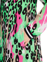 שמלת ויסקוזה נוזלית "RETHINK TOGETHER" בהדפס חברבורות על רקע צבעוני אורך ברך שרוול ארוך