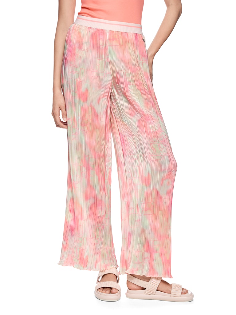 מכנסיים רחבים, מבד קליל וזורם בטקסטורת קפלים עדינה, עם הדפס צבעוני, וחגורת מותן אלסטית.הרכב: 100% פוליאסטרהדוגמנית בגובה 1.79 ולובשת מידה 3 של מארק קיין