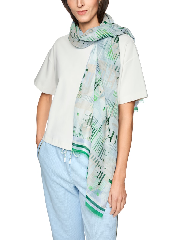 צעיף ארוך וקליל, עשוי בד כותנה ומשי עדין ונעים, עם הדפס צבעוני.מידות: אורך- 200 ס"מ, רוחב- 70 ס"מהרכב: 72% כותנה, 28% משי