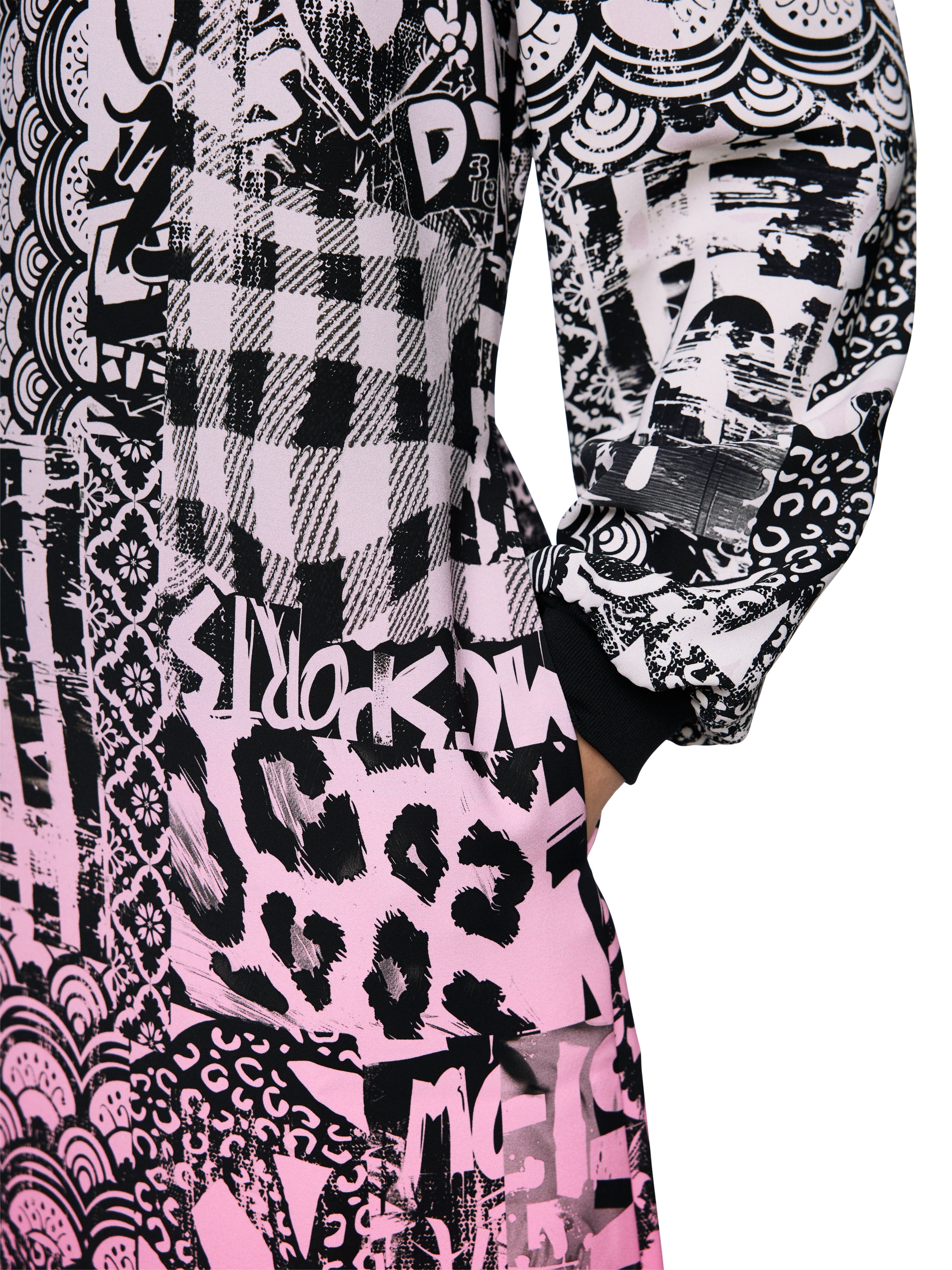 שמלת מידי בגזרה ישרה עם הדפס גרפיהרכב: 100% פוליאסטרהדוגמנית בגובה 1.79 ולובשת מידה 3 של מארק קיין 