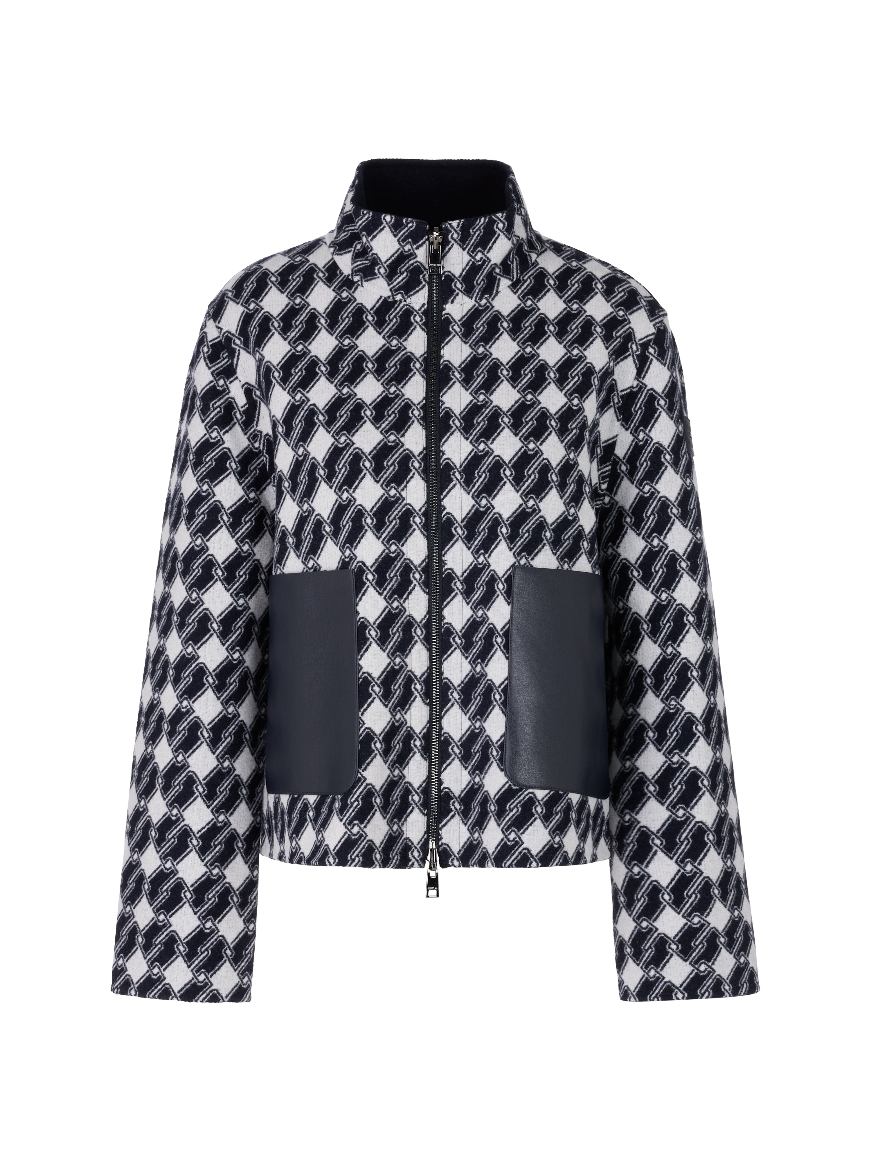 ז'קט דו צדדי בעיטור טלאים עם כיסים וסגירת רוכסן הרכב: 70% צמר, 30% פוליאסטרהדוגמנית בגובה 1.79 ולובשת מידה 3 של מארק קיין