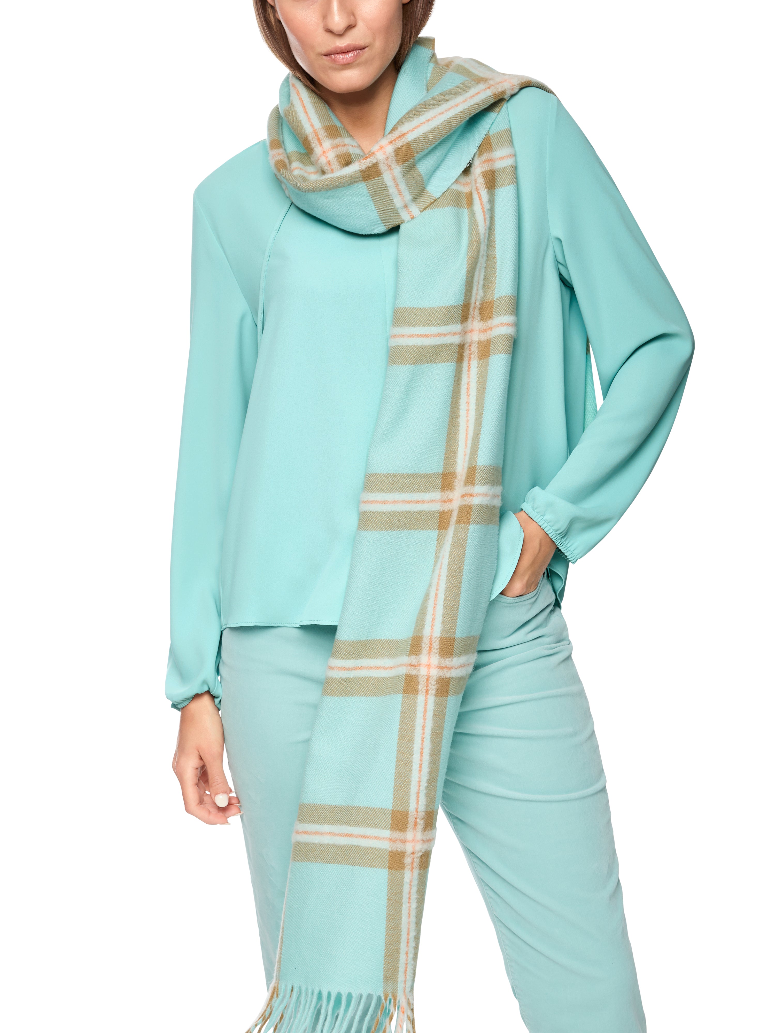 חולצה בגזרה רחבה עם שרוולים ארוכים וסרט לקשירה בצווארוןהרכב בד: 100% פוליאסטרהדוגמנית בגובה 1.79 ולובשת מידה 3 של מארק קיין