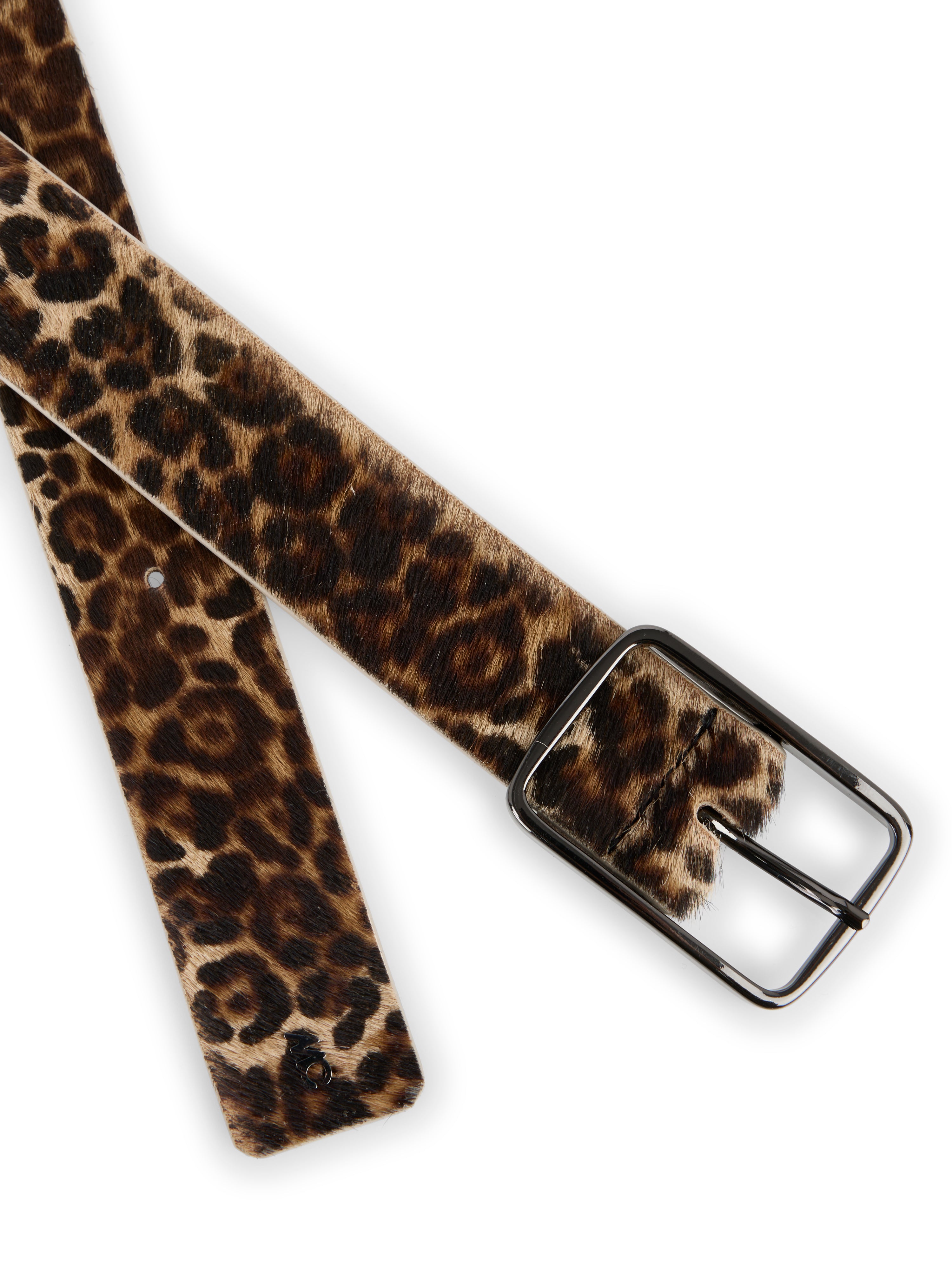 חגורת עור עם הדפס נמר, אבזם מתכתי קלאסירוחב: 3.5 ס"מהרכב: 100% עור 