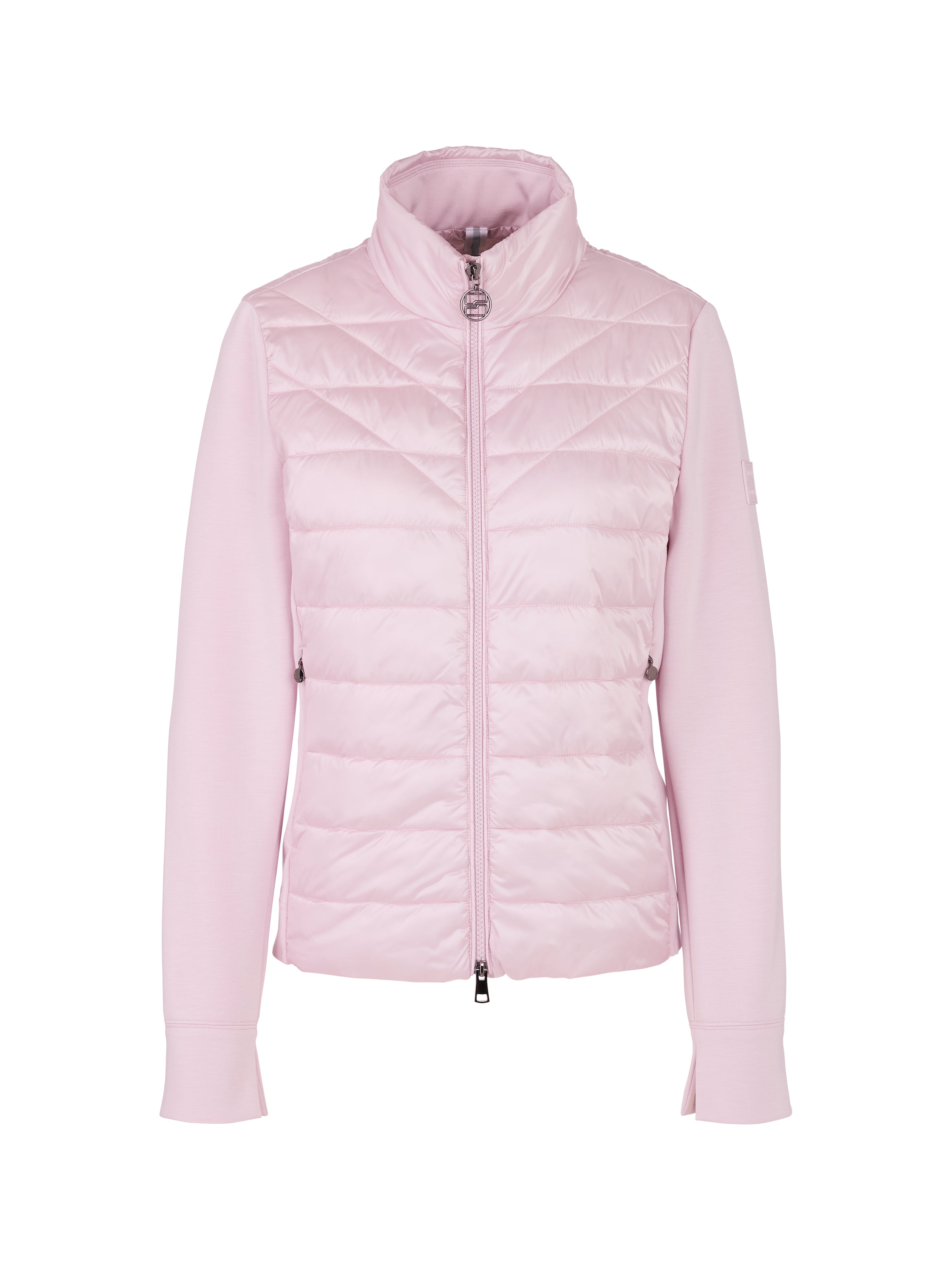 ז'קט בגזרה צמודה, עם צווארון גבוה, רוכסן דו כיווני וכיסים צדדייםהרכב: 100% פוליאמיד ממוחזרהדוגמנית בגובה 1.79 ולובשת מידה 3 של מארק קיין