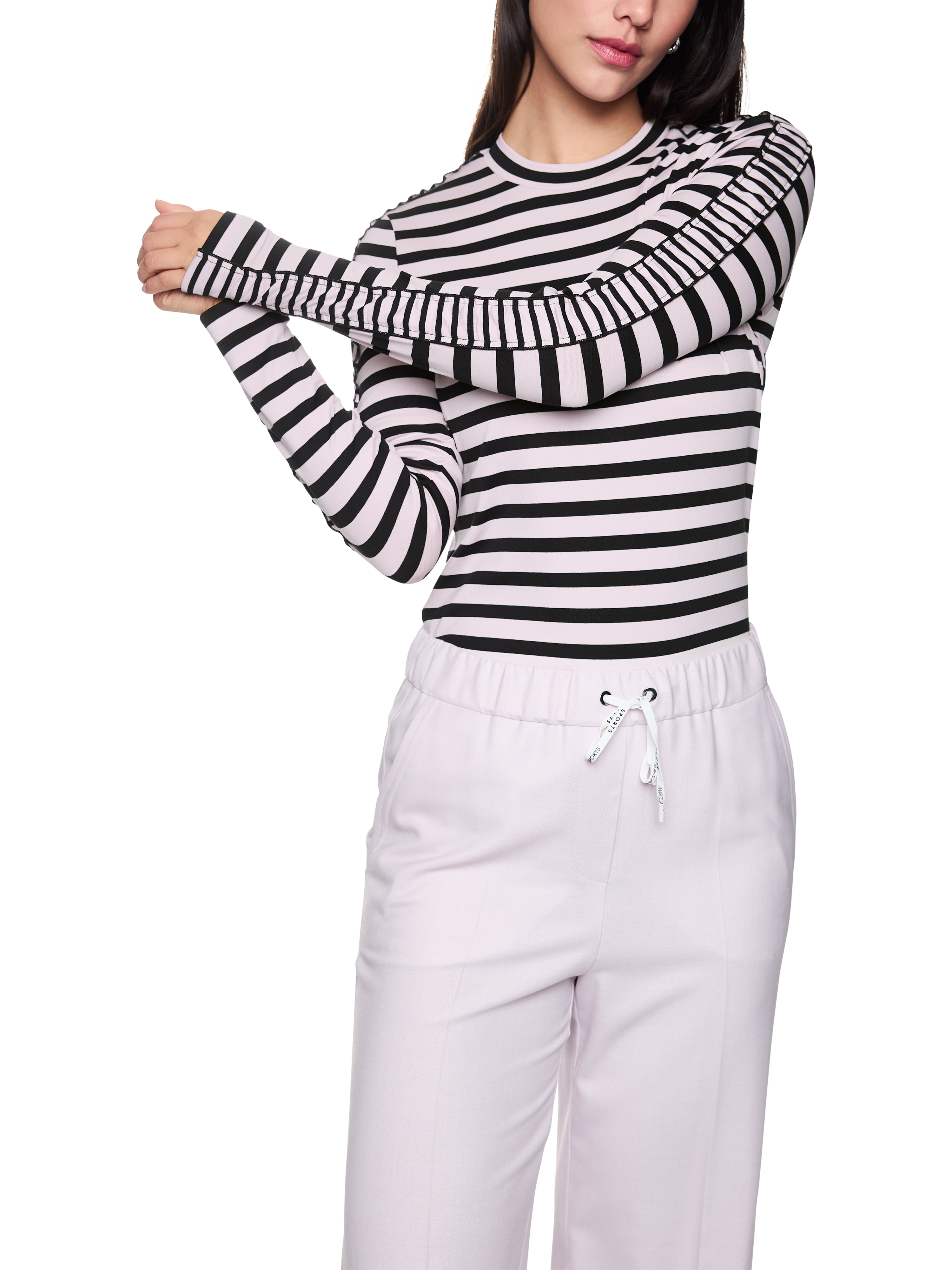 חולצת פסים בגזרה צמודההרכב: 94% כותנה, 6% אלסטןהדוגמנית בגובה 1.79 ולובשת מידה 3 של מארק קיין