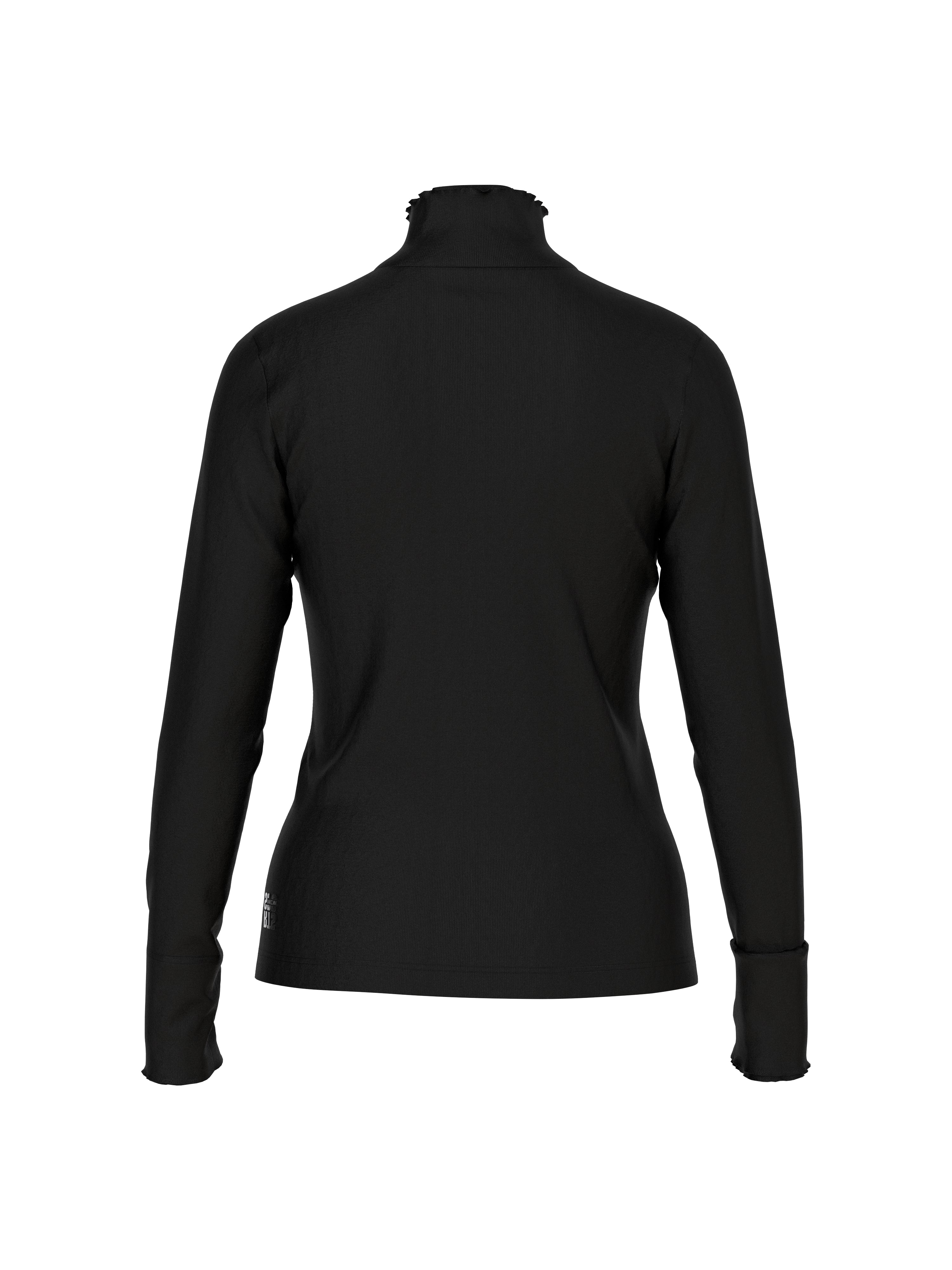 חולצת גולף צמודה עם שרוולים ארוכים בצבע טורקיז בהירעשויה בד רך ונעים עם תפרים מגולגלים בקצוות השרוולים ובצווארוןהרכב בד: 94% כותנה, 6% אלסטןהדוגמנית בגובה 1.79 ולובשת מידה 3 של מארק קיין