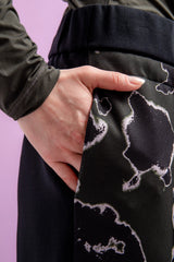 מכנסי לאונג' במראה מחוייט גומי במותן חלקים מאחור עם הדפס מקדימה רגל ישרה