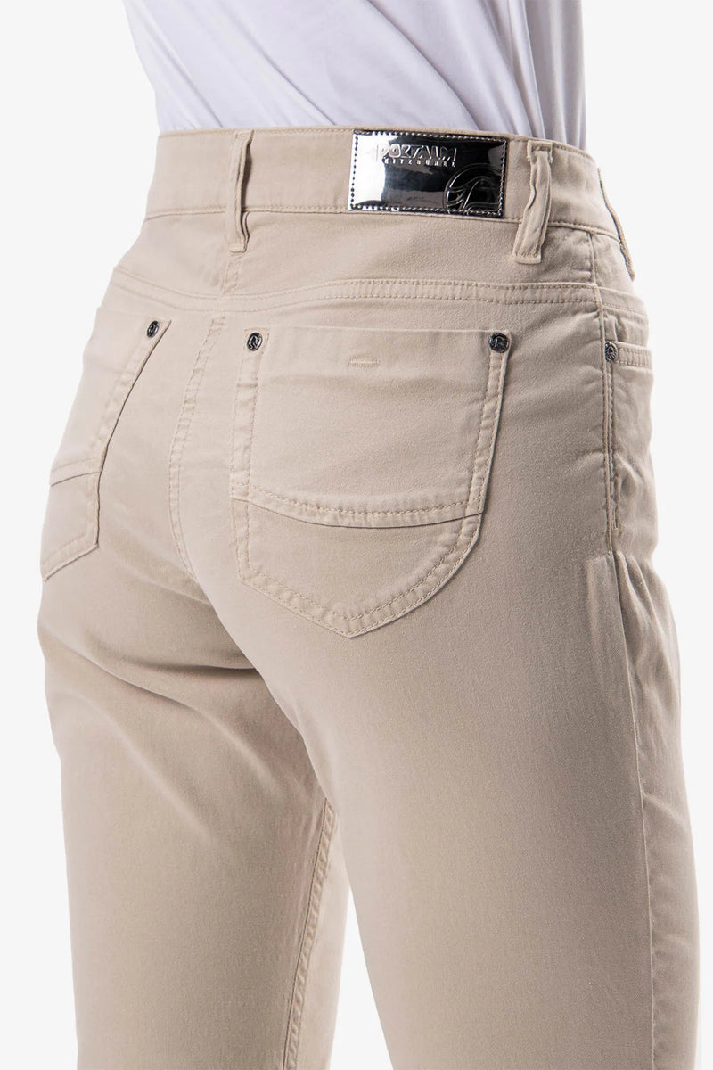 ג'ינס סקיני בצבע אפור בהיר סיומת פרנזים
