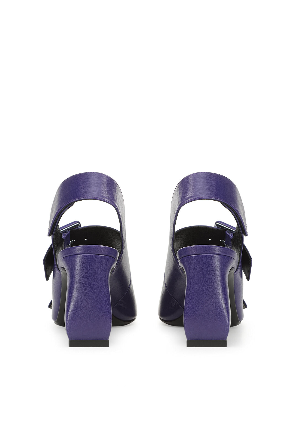 סנדלי עקב עם רצועות אבזם עבותהרכב: 100% עורגובה עקב: 8 ס"מ