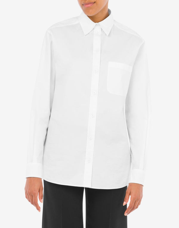 חולצה מכופתרת לבנה שרוול ארוך עם כיתוב שחור בגב 100% PURE MOSCHINO