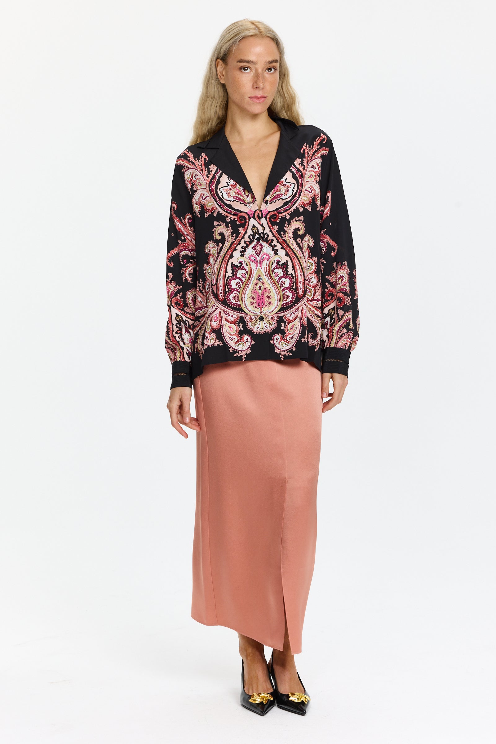 חולצת משי מכופתרת עם הדפס פייזליהרכב בד: 100% משיהדוגמנית בגובה 1.75 ולובשת מידה S של Hayley Menzies