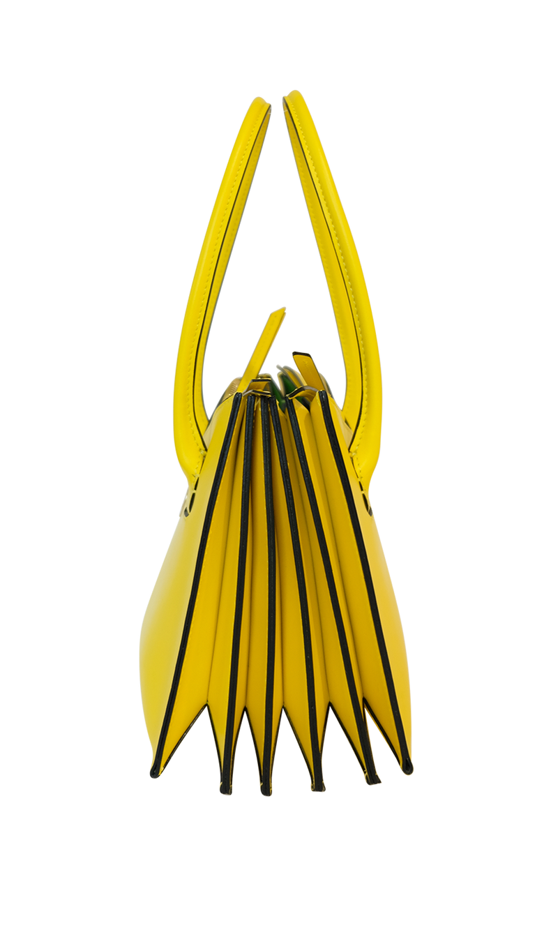 תיק מניפההרכב: 100% עורמידות התיק: 20 ס"מ רוחב, 20 ס"מ גובה, 16 ס"מ עומק