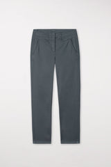 מכנסי ג'ינס בגזרה ישרה אורך עצם בצבע אפור כהה
