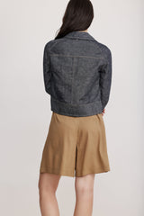 מכנסי ברמודה מפשתן משולב עם ויסקוזה בצבע קאמל עם חגורה