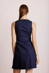 שמלת כותנה צמודה ללא שרוולים אורך ברך בכחול כהה