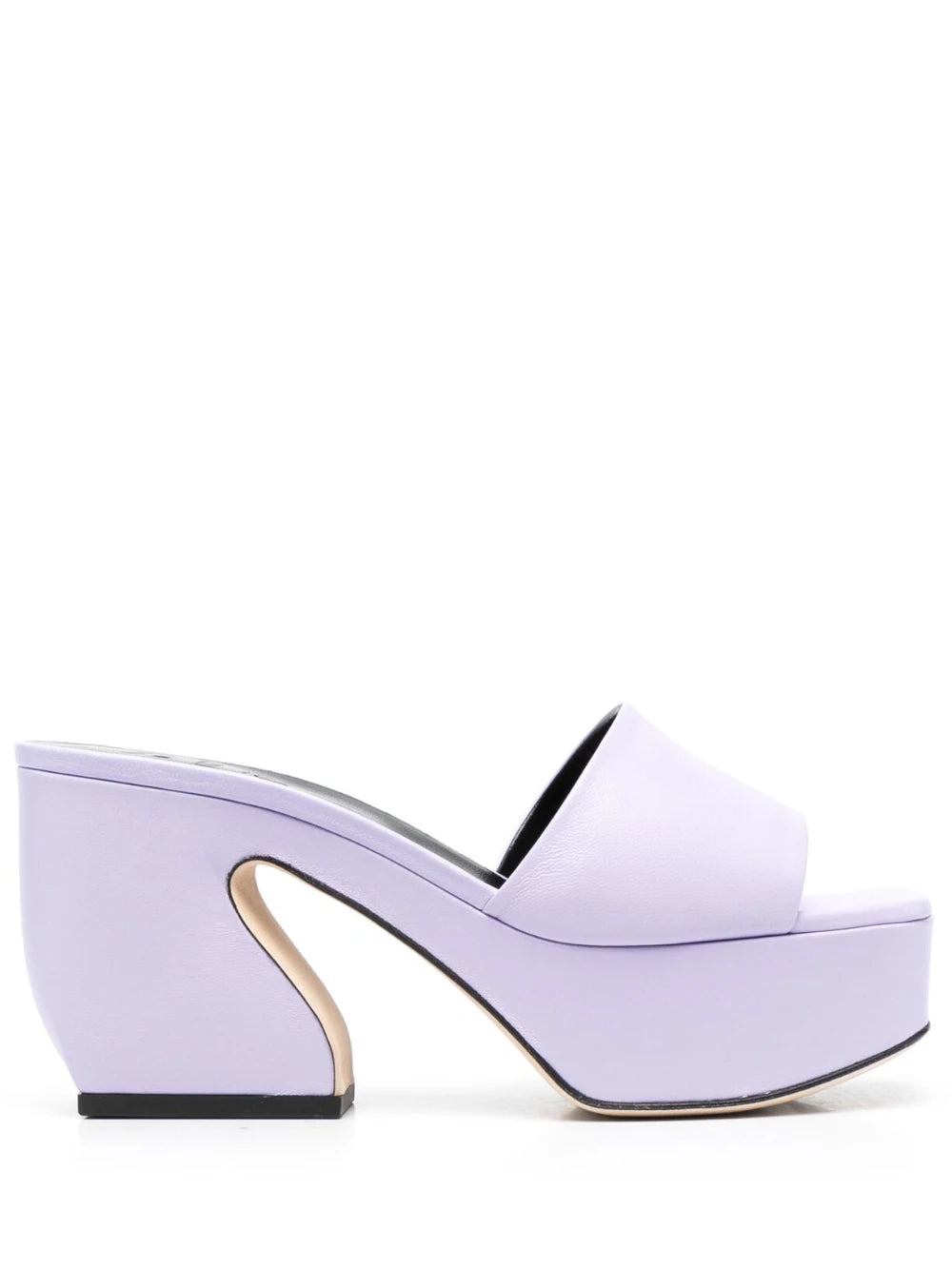 כפכפי פלטפורמה עם עקב מפוסלהרכב: 100% עורגובה: 9.5 ס"מ